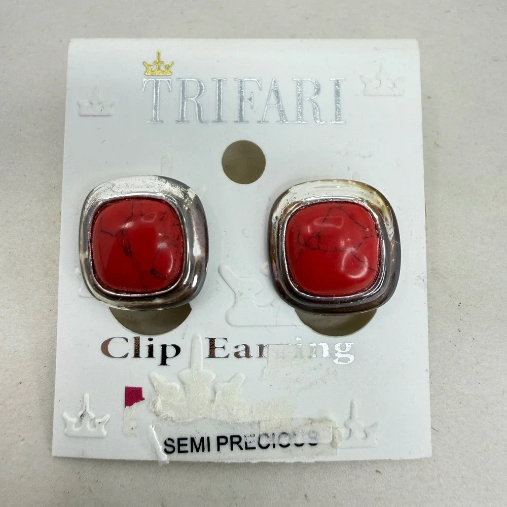 Trifari Red Faux Turquoise Clip On Earrings Silver Tone Square‎ Cabochon Vintage